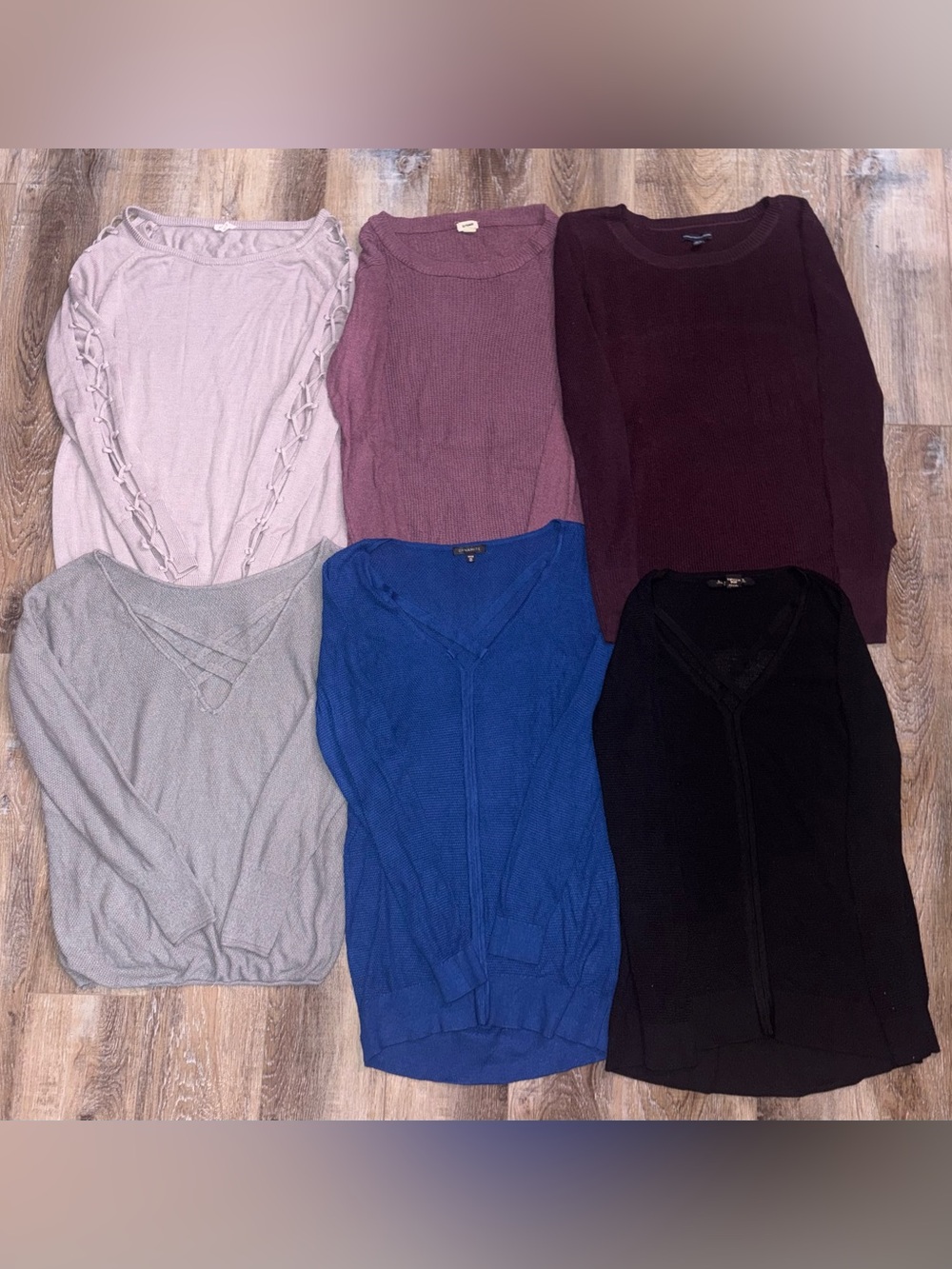 Bundle of knit long sleeves